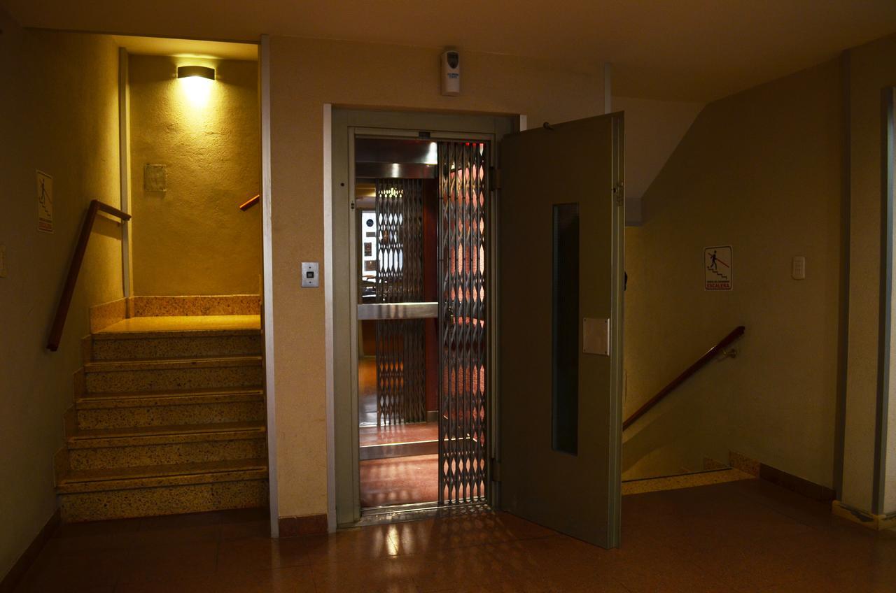 Hotel Huemul Хенерал Рока Екстериор снимка