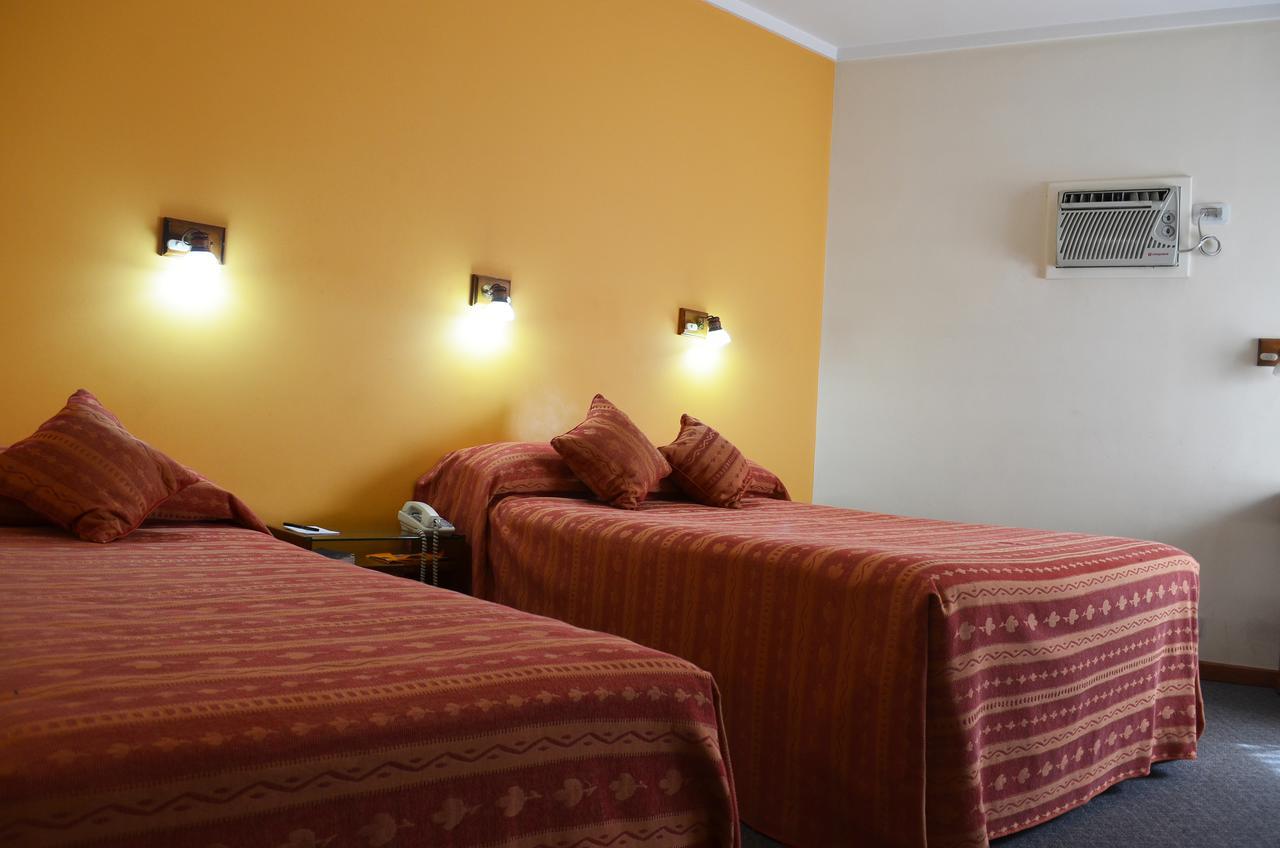 Hotel Huemul Хенерал Рока Екстериор снимка