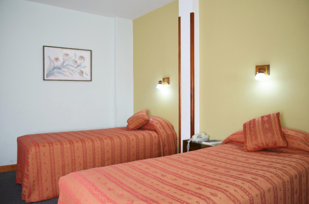 Hotel Huemul Хенерал Рока Екстериор снимка
