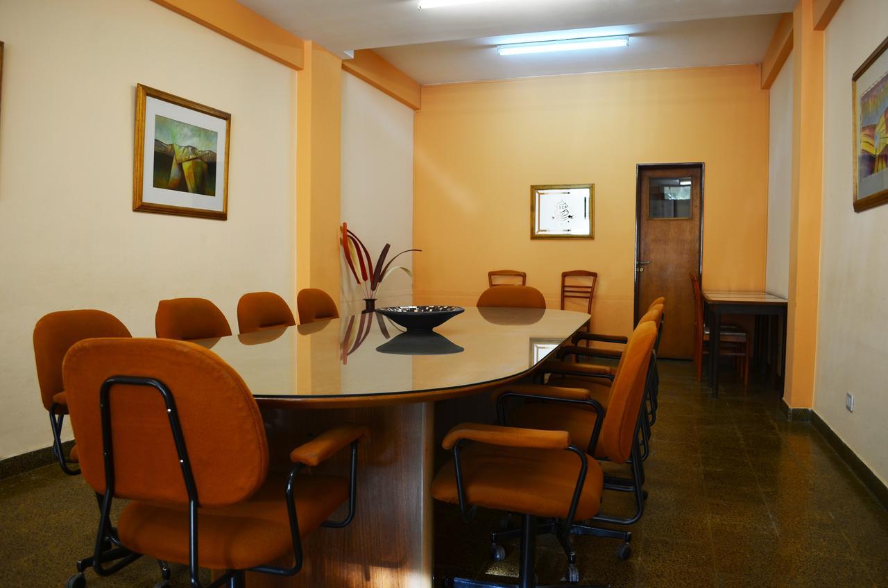 Hotel Huemul Хенерал Рока Екстериор снимка