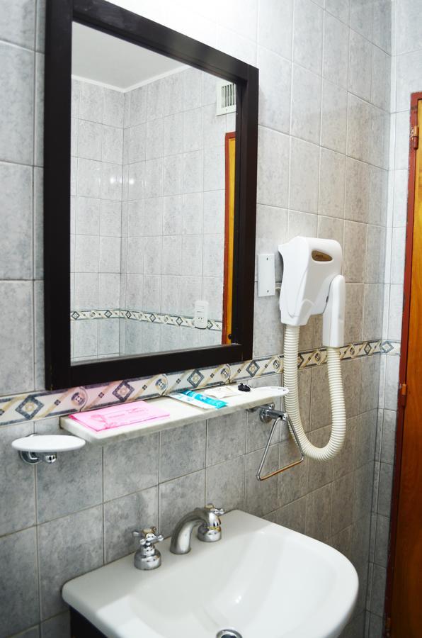 Hotel Huemul Хенерал Рока Екстериор снимка