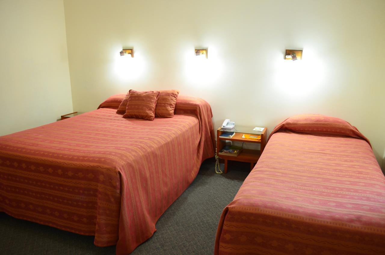 Hotel Huemul Хенерал Рока Екстериор снимка