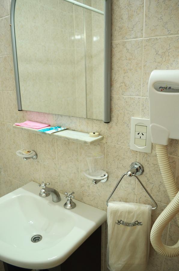 Hotel Huemul Хенерал Рока Екстериор снимка