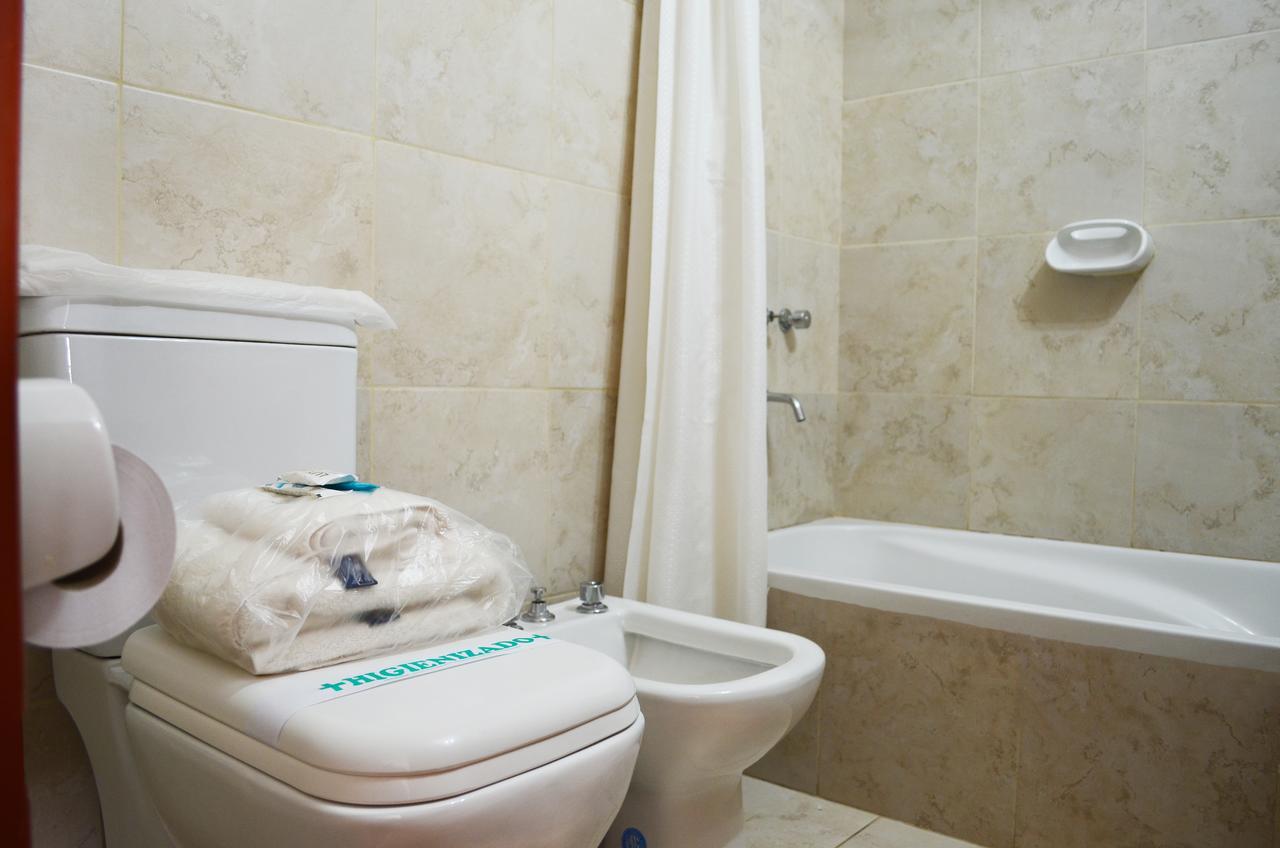Hotel Huemul Хенерал Рока Екстериор снимка
